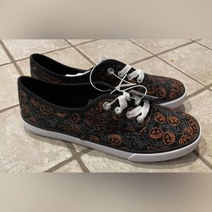 Isaac Black & Orange Halloween Pumpkin & Bats Sneakers 9 1/2